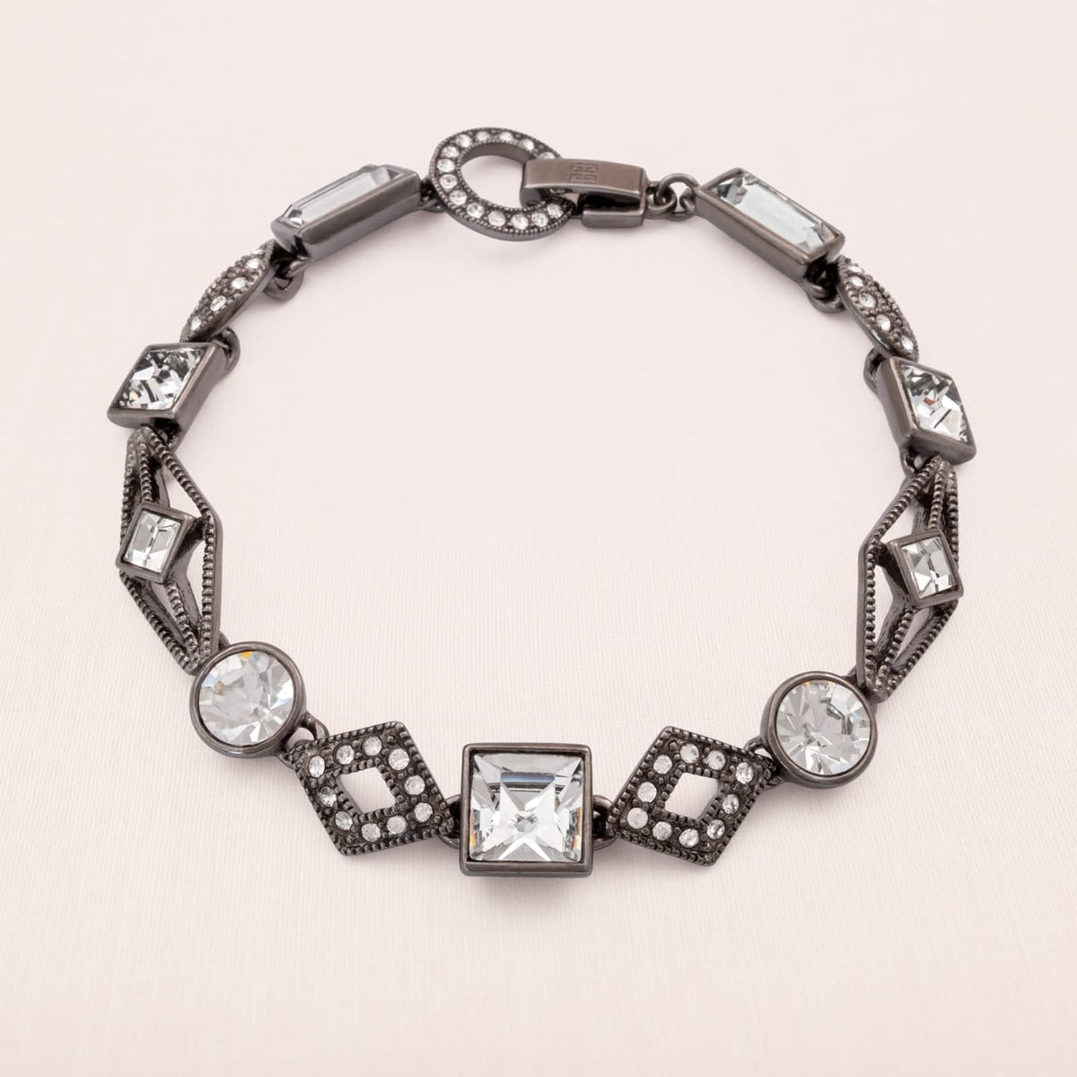 Givenchy-Armband-Kristalle-verschiedene-Schliffformen-geschwärzt-rhodinierte-Fassung