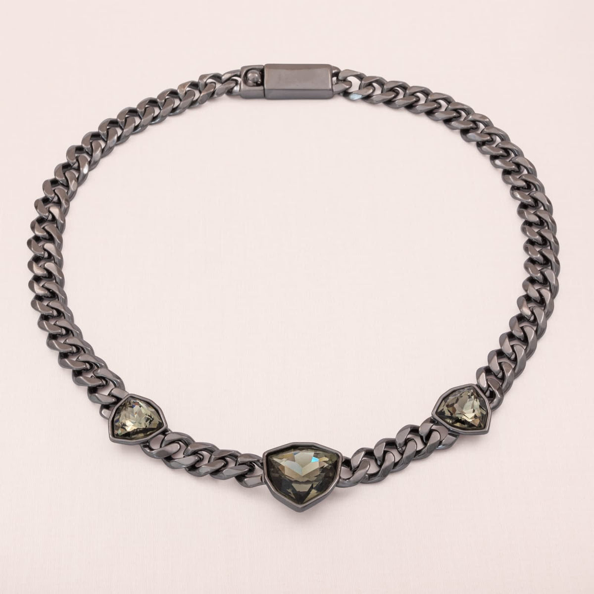 Givenchy-Halskette-klobig-cool-geschwärztes-Metall-graue-Kristalle