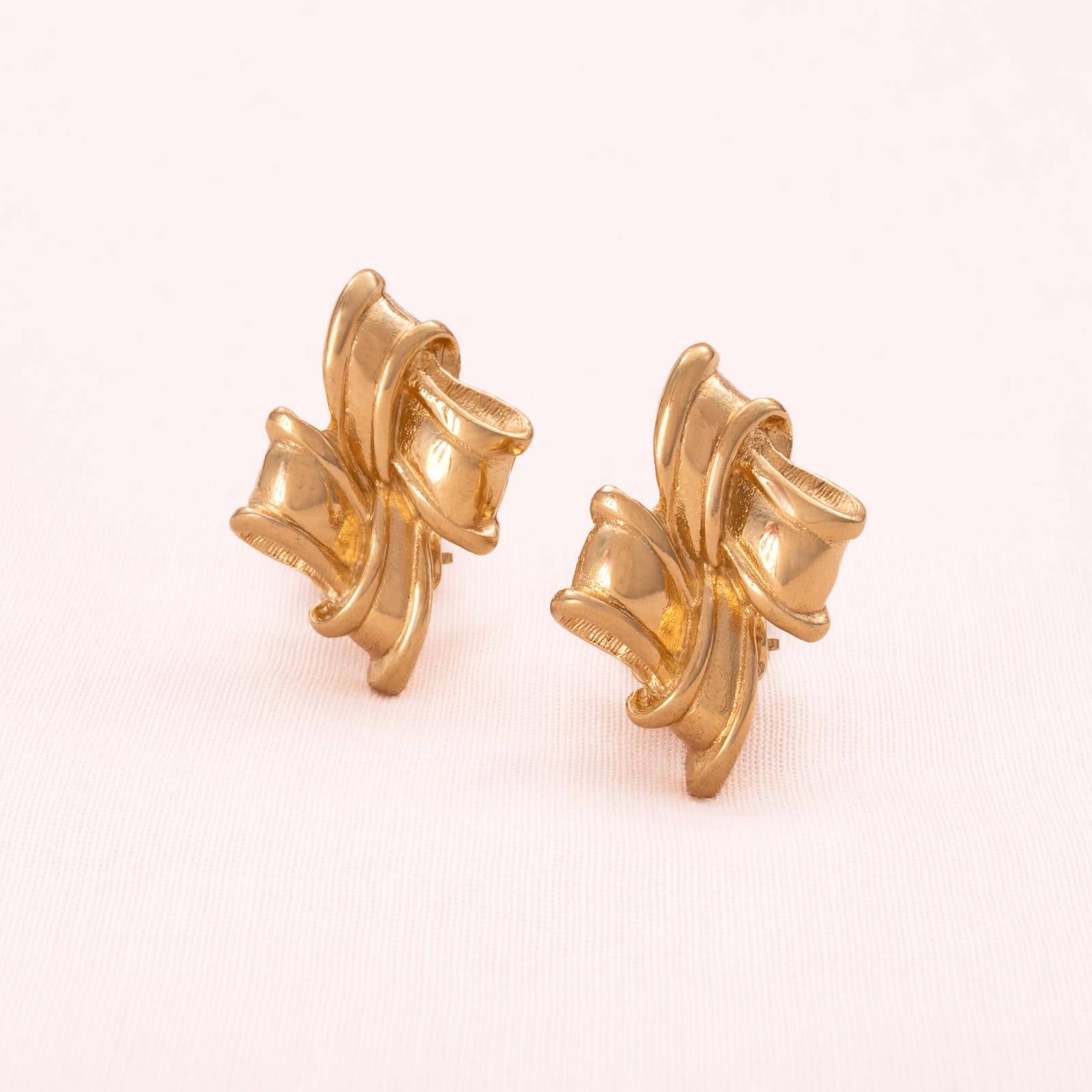 Givenchy-vergoldete-Ohrclips-kleine-geflochtene-Raute