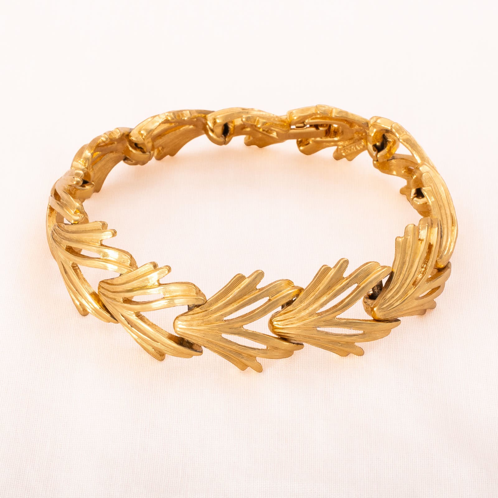 Monet-Armband-vergoldet-abstrakte-Blätter-Kettenglieder