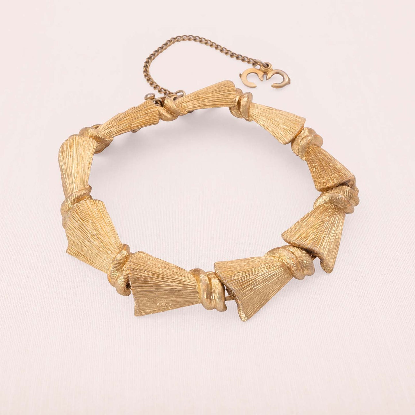 Monet-Armband-vergoldet-elegantes-1960er-Design