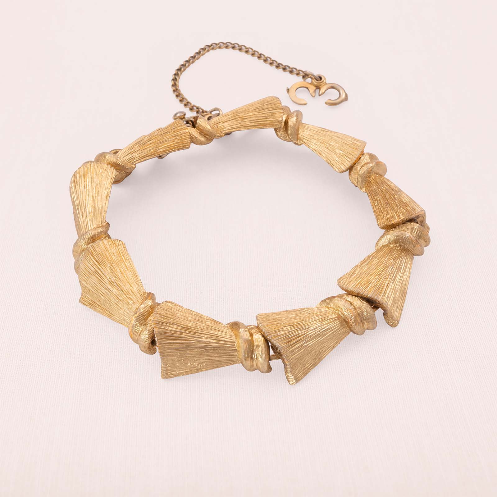 Monet-Armband-vergoldet-elegantes-1960er-Design