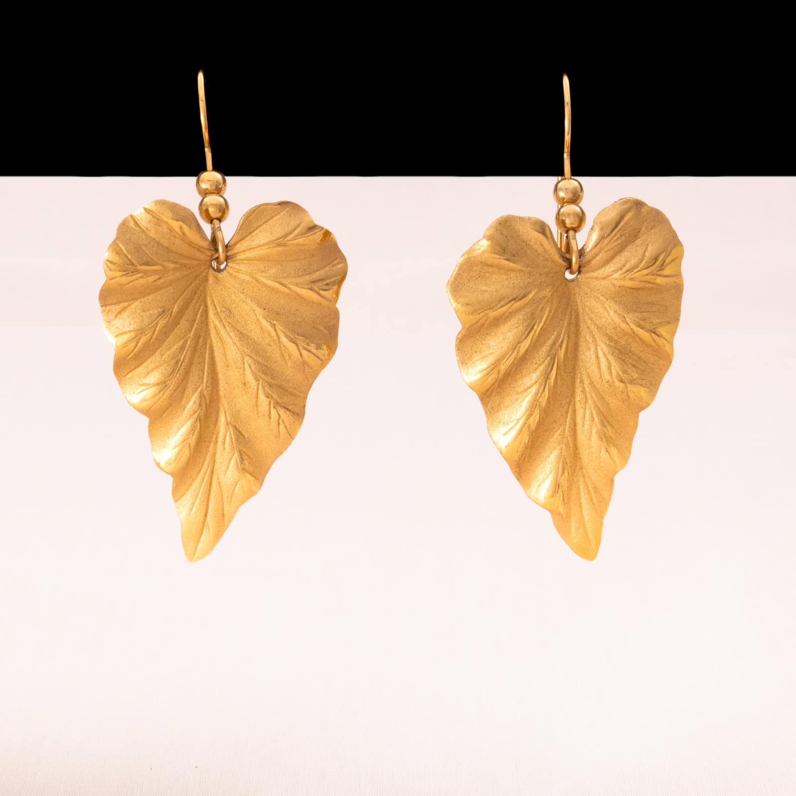Monet-Ohrringe-vergoldete-Blätter-Hänger
