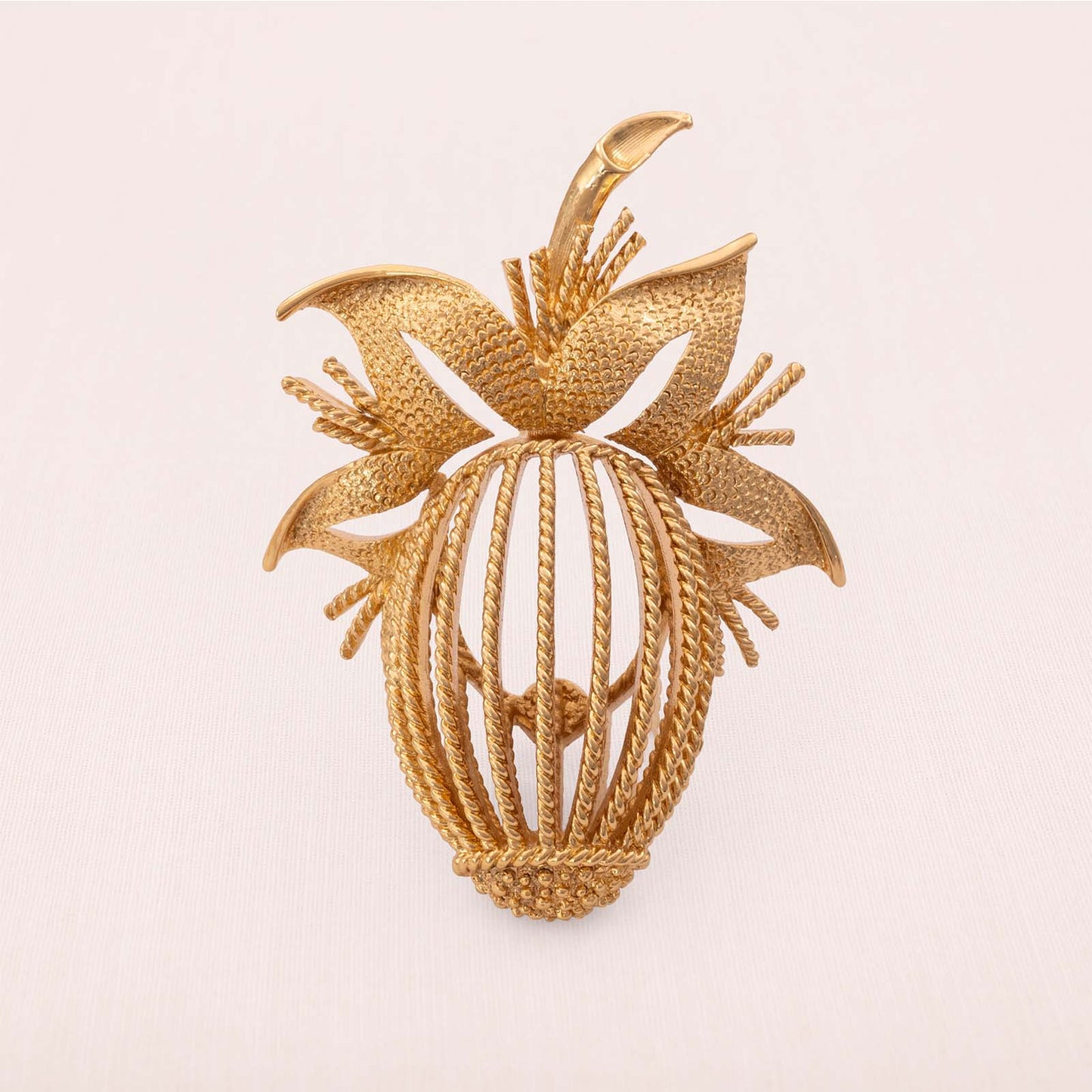 Monet-Brosche-vergoldete-Ananas-mit-Blättern