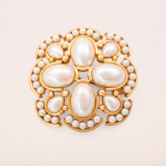 Monet-Brosche-vergoldet-ovale-Perlen-Tropfenperlen-elegantes-Design