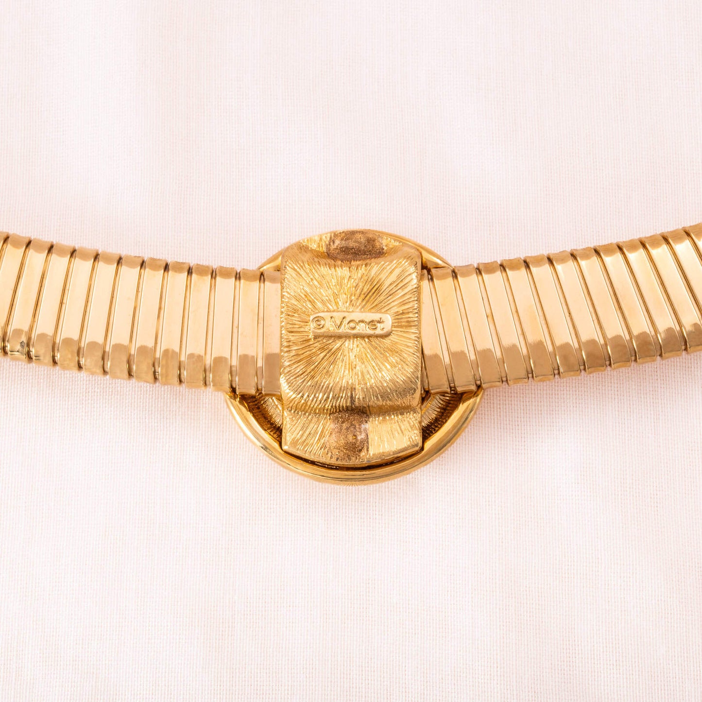 Monet-Collier-Halskette-vergoldete-Rückseite-signiert