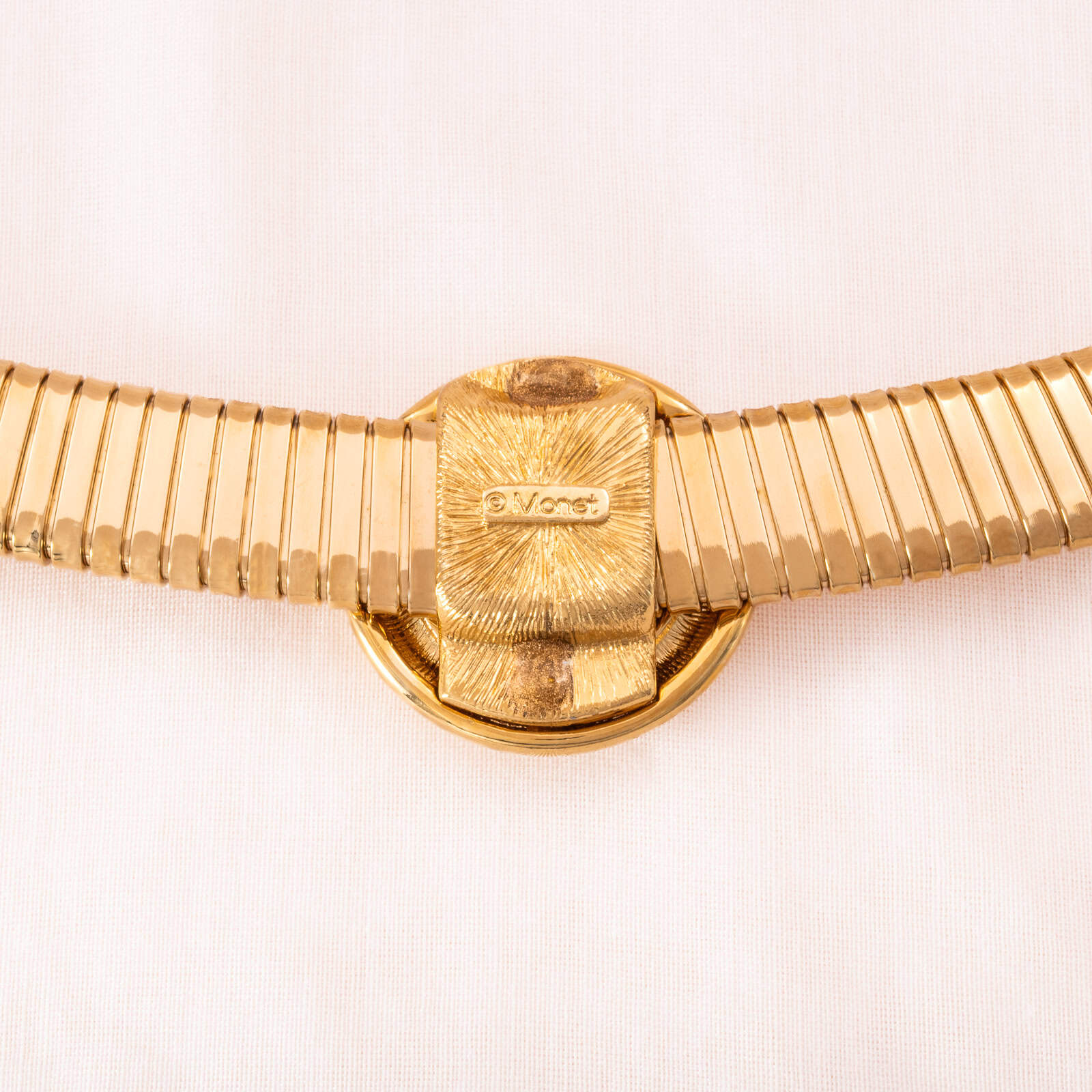 Monet-Collier-Halskette-vergoldete-Rückseite-signiert