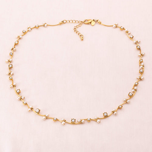 MONET delicate necklace with pearls