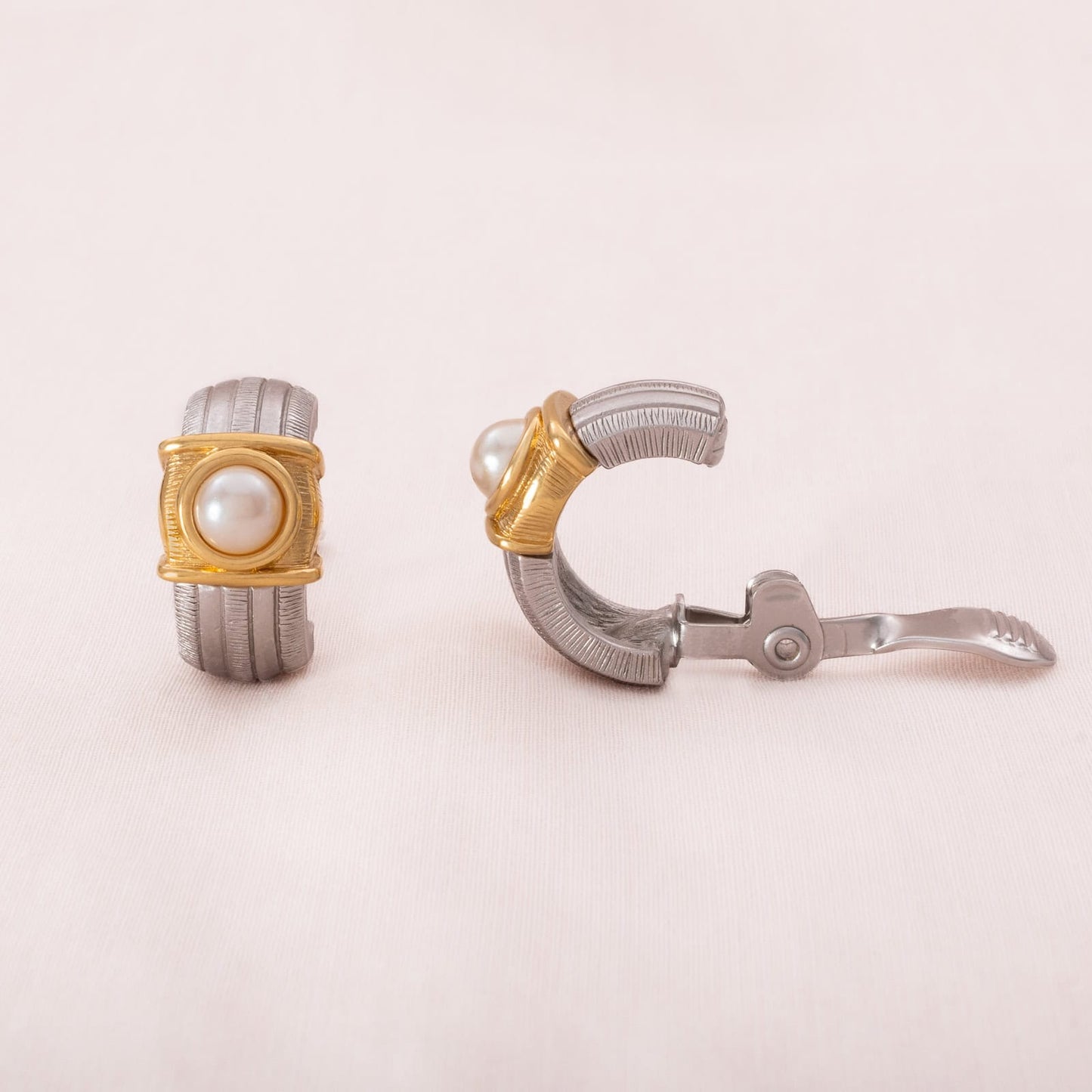 Monet-Bicolor-Ohrclips-Kreolen-mit-Perle