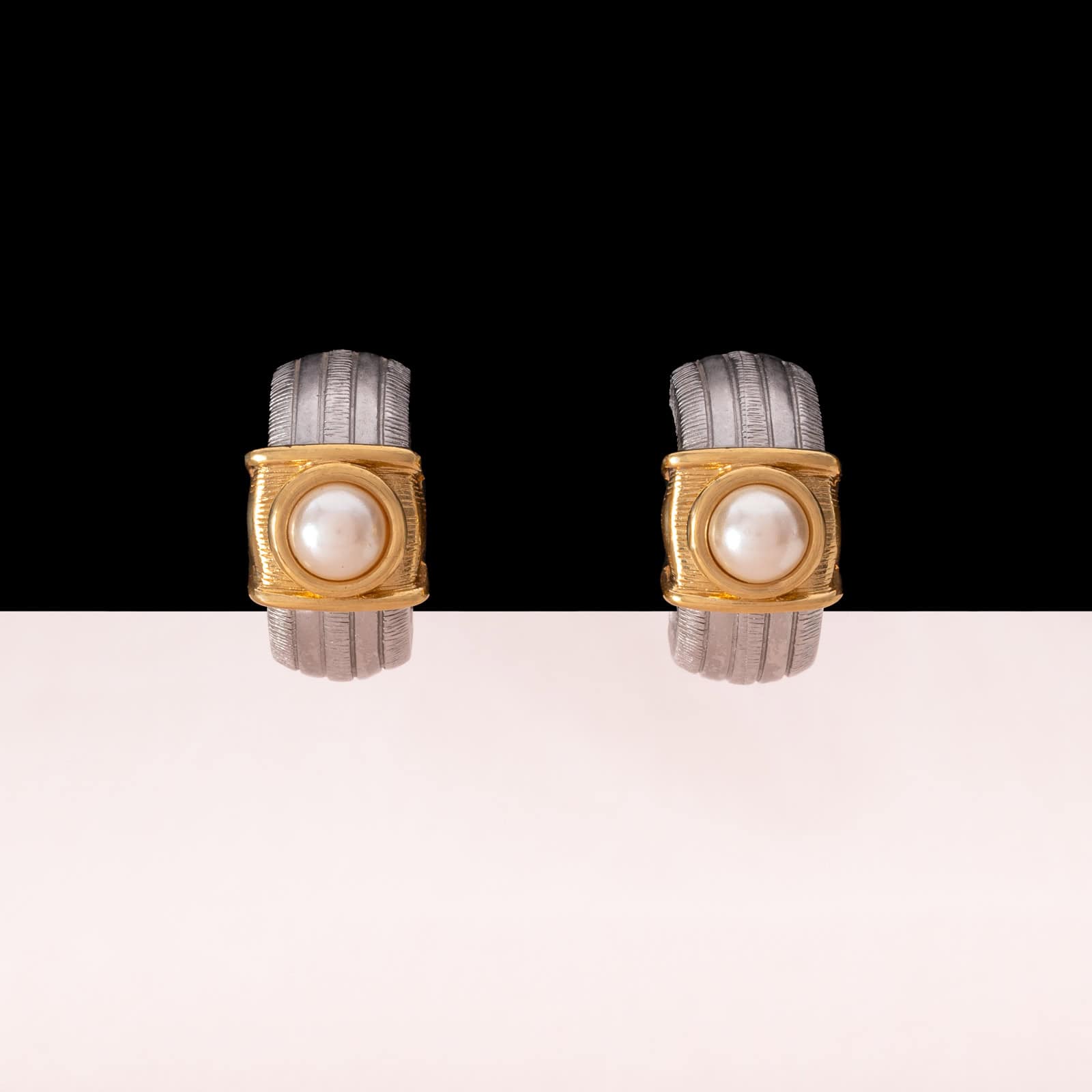 Monet-Bicolor-Ohrclips-Kreolen-mit-Perle
