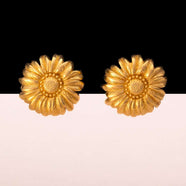 MONET Clip-on Earrings 1990s Matte Gold-Plated Vintage Flower Earrings
