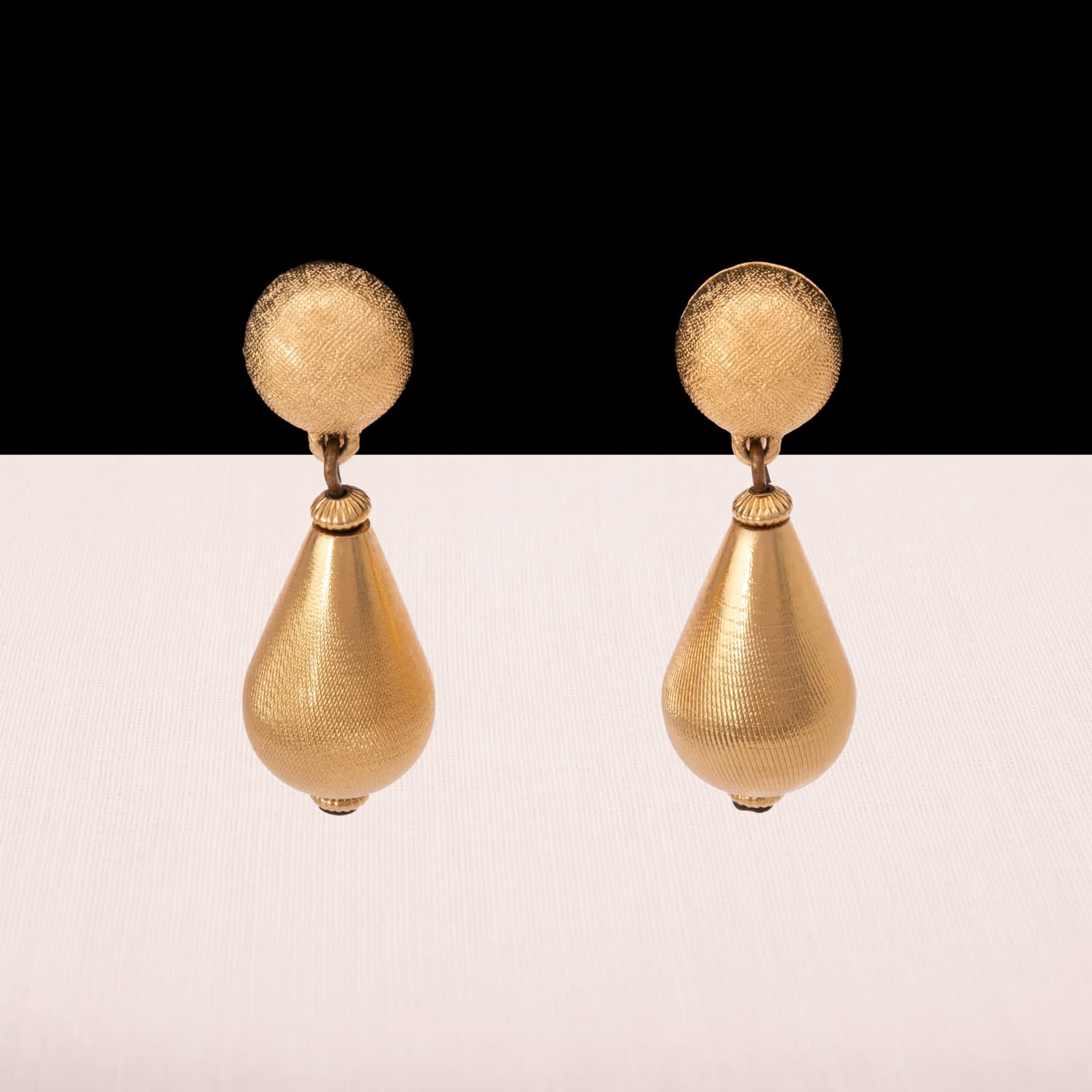 Monet-Ohrclips-Hänger-vergoldete-Tropfen-1960er