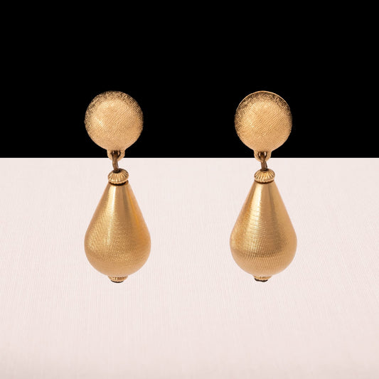 Monet-Ohrclips-Hänger-vergoldete-Tropfen-1960er