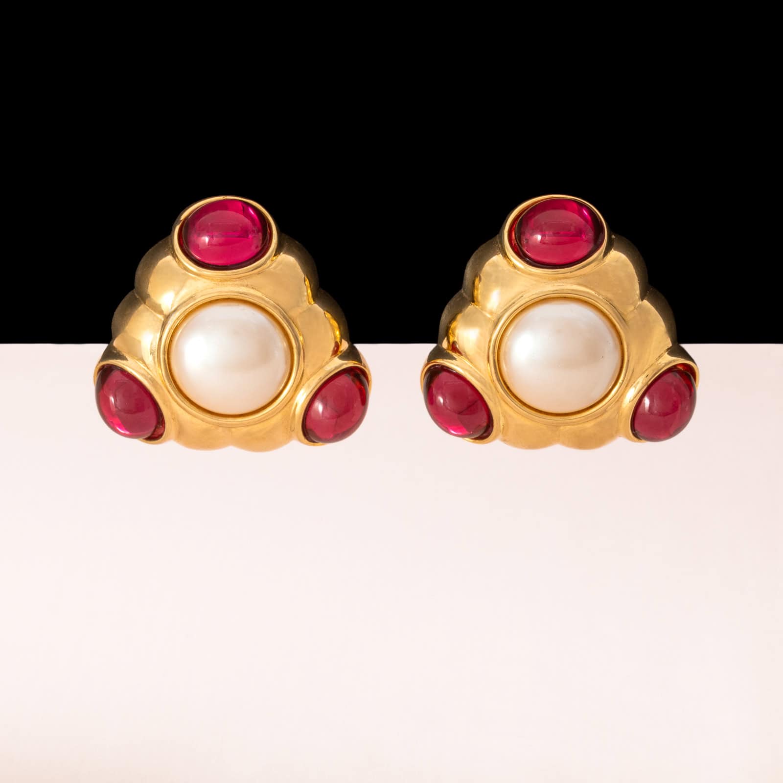 Monet-Ohrclips-vergoldet-Perle-pinkfarbene-Cabochons