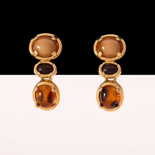 Monet-Ohrringe-3-beigefarbene-braune-Kunststeine-vergoldete-Fassung