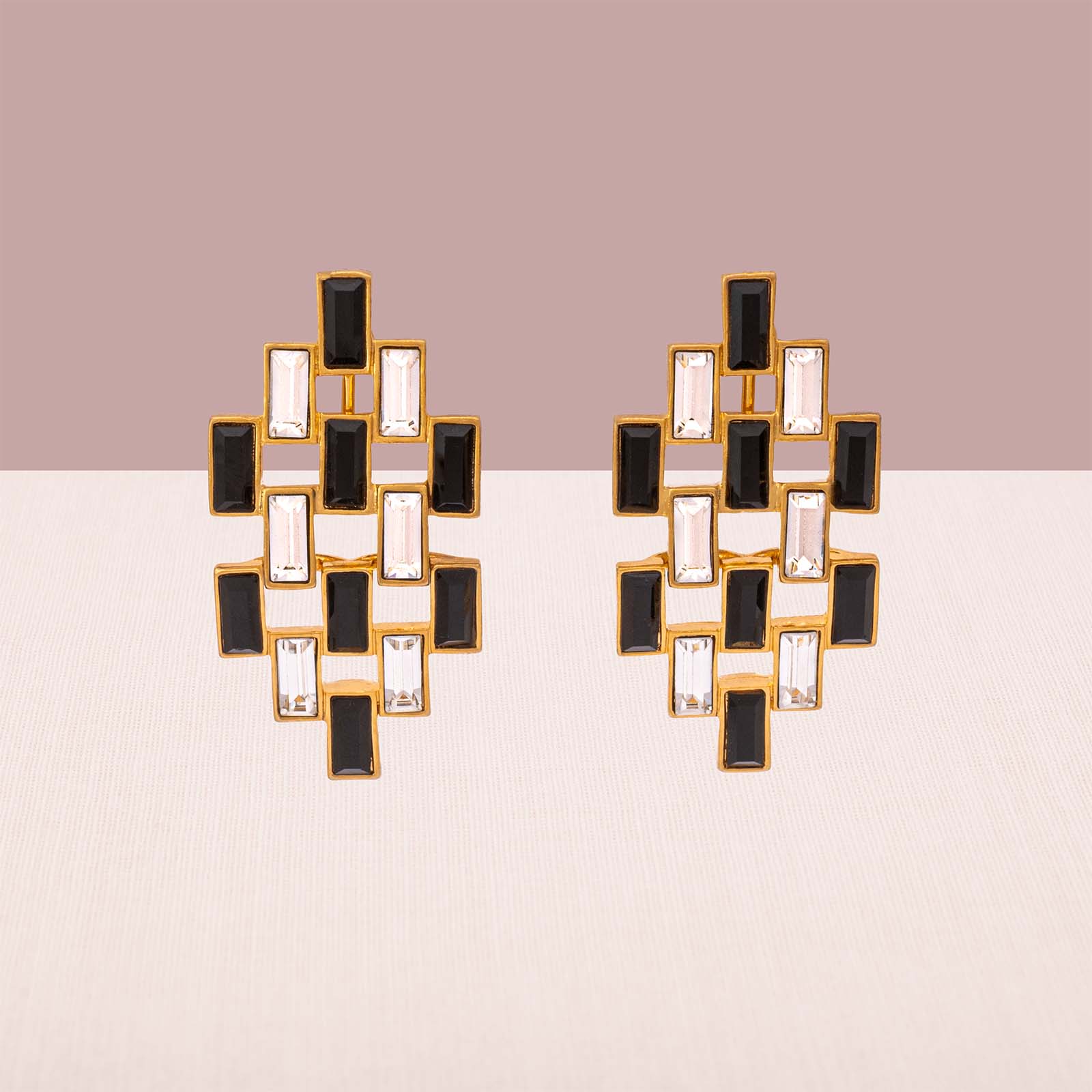 Napier-Ohrclips-Hänger-Schwarzweiße-Baguette-Strasssteine