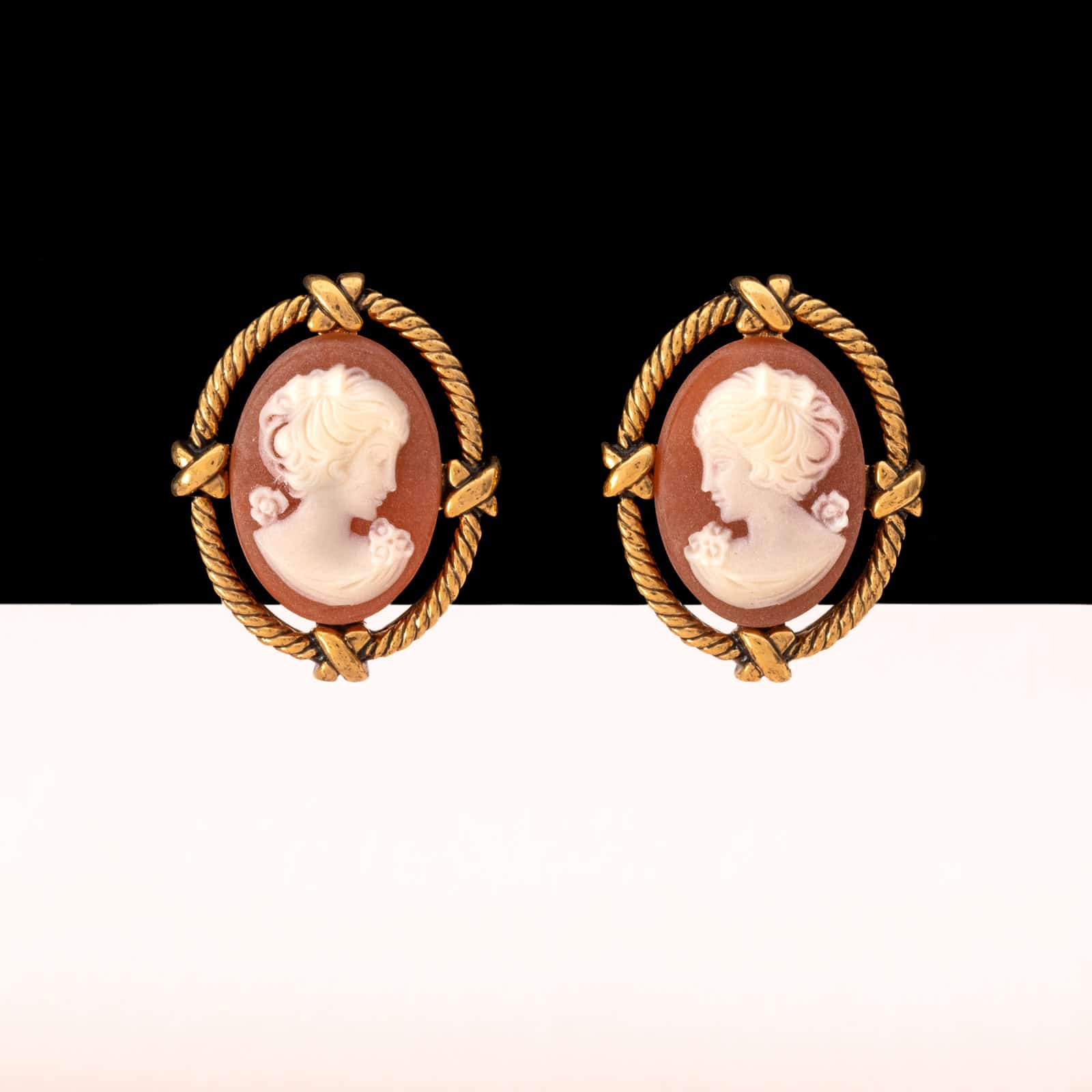 Napier-Ohrringe-Gemme-vergoldet-Antik-Revival