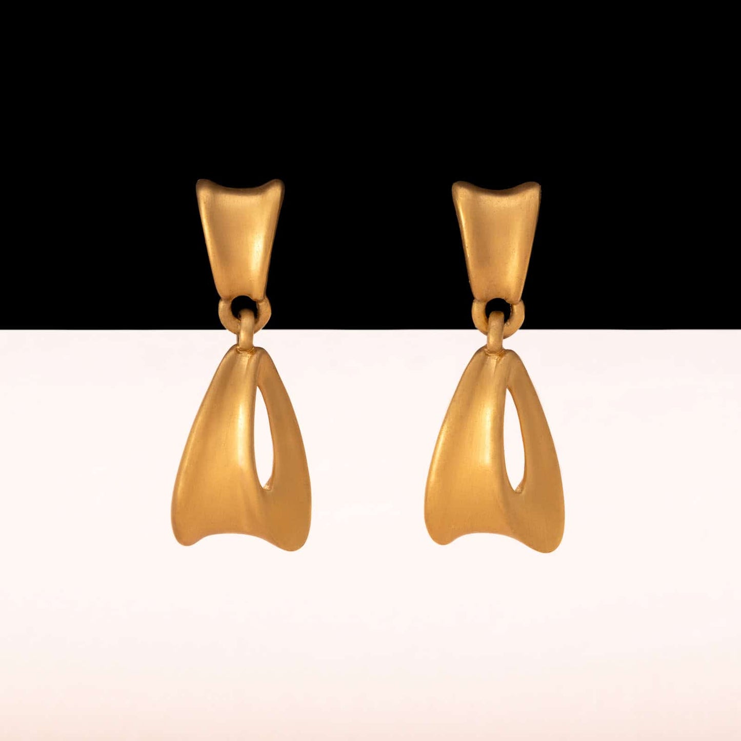 Napier-Ohrringe-Hänger-Schlaufen-matt-vergoldet-1990er