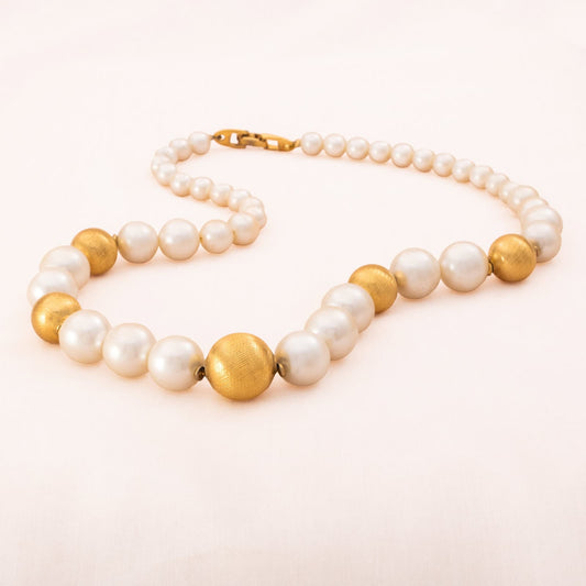 Napier-Perlenkette-graduiert-matt-vergoldete-Perlen