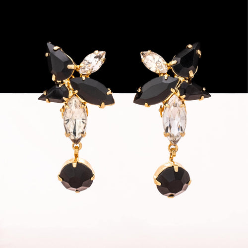 Sparkling clip-on earrings in black and white