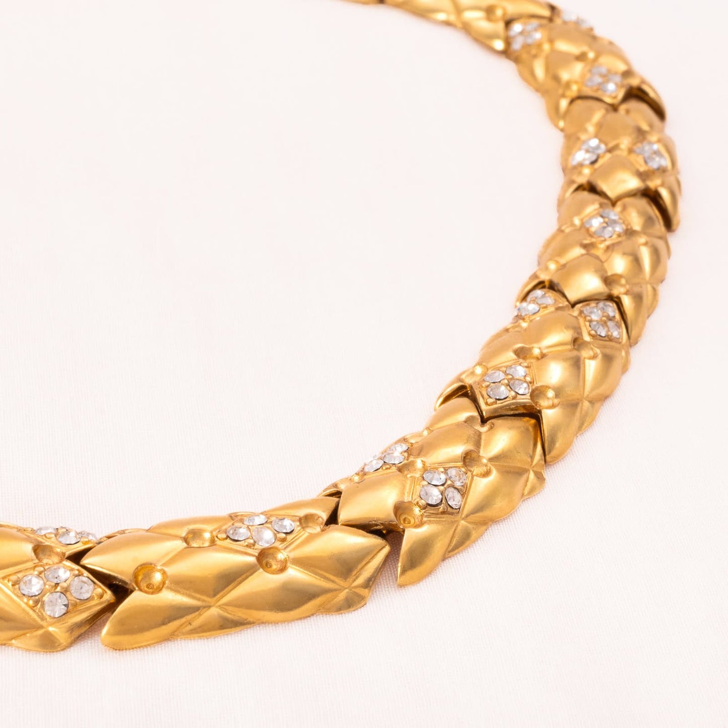 Oscar-de-la-Renta-Halskette-im-Collier-Style-matt-vergoldet-Kristall-besetzt