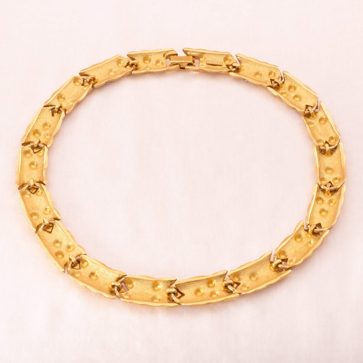 Oscar-de-la-Renta-Halskette-im-Collier-Style-vergoldete-Rückseite