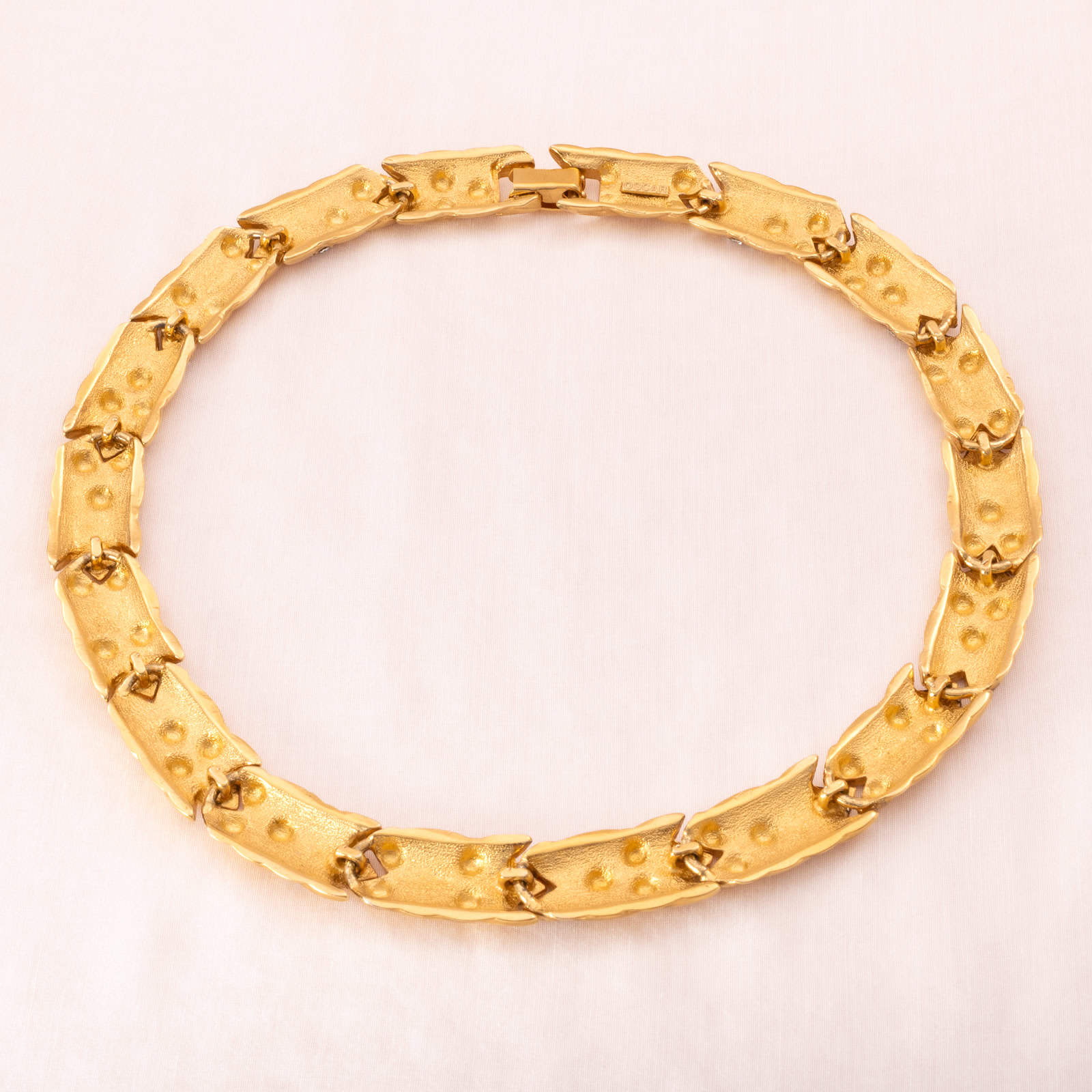 Oscar-de-la-Renta-Halskette-im-Collier-Style-vergoldete-Rückseite