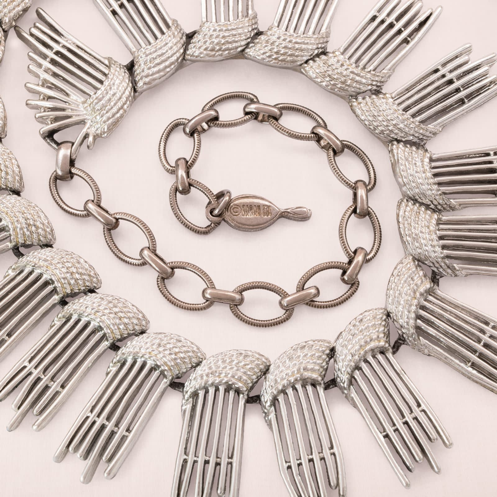 Sarah-Coventry-Halskette-silberfarben-Collier-Design-1962-Verschluss-signiert