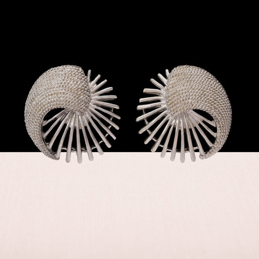 Sarah-Coventry-Ohrclips-silberfarben-rund-durchbrochen-1962-mid-Century-Design