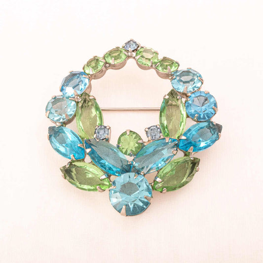 Strass-Brosche-hellgrüne-hellblaue-offen-gefasste-Kristalle