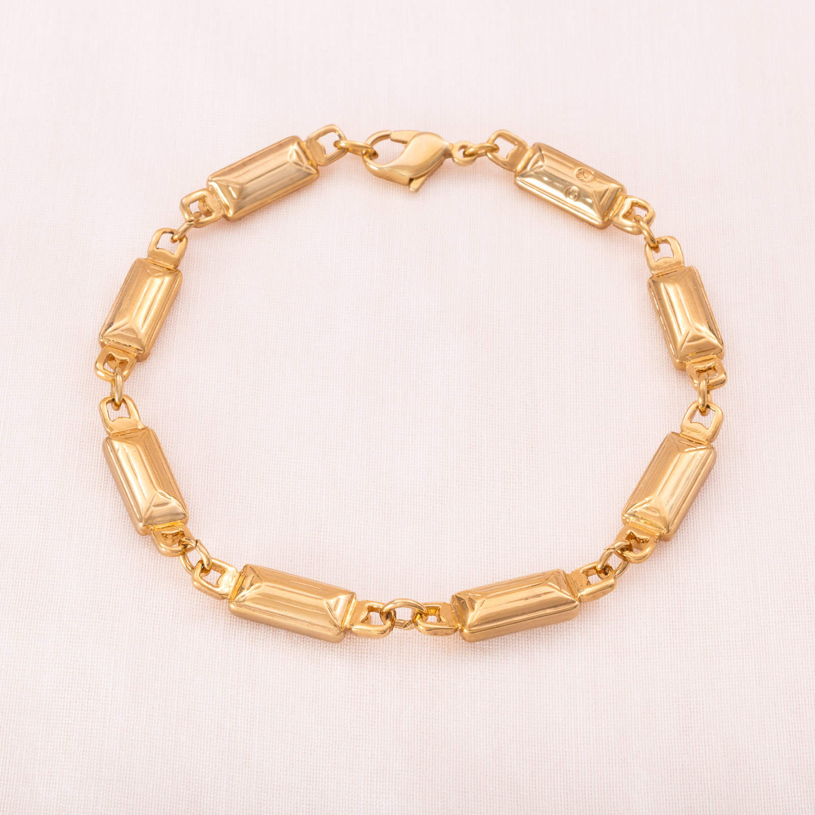 Swarovski-Armband-vergoldete-Rückseite-mit-Schwan-Signatur