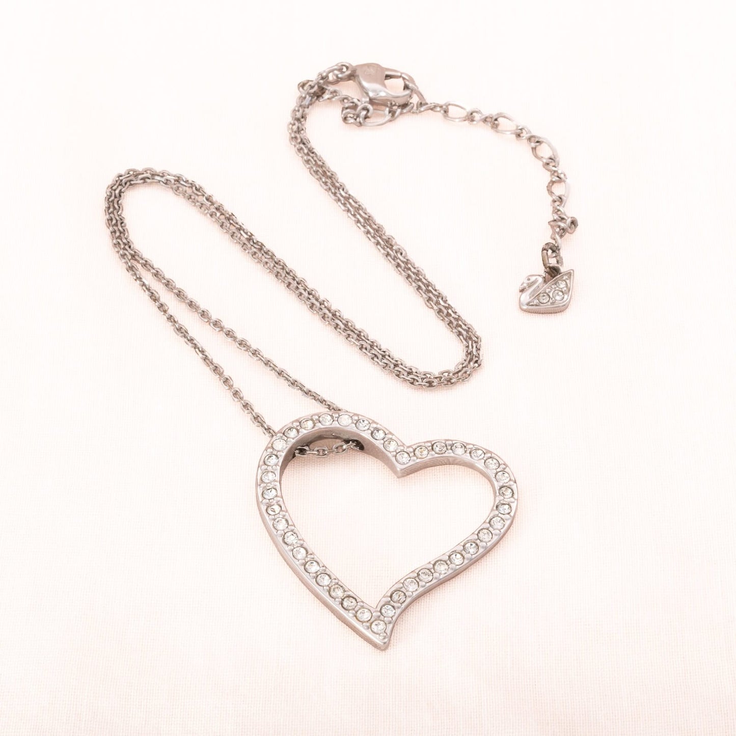 Swarovski-Halskette-rhodiniert-Herzanhänger-kristallbesetzt