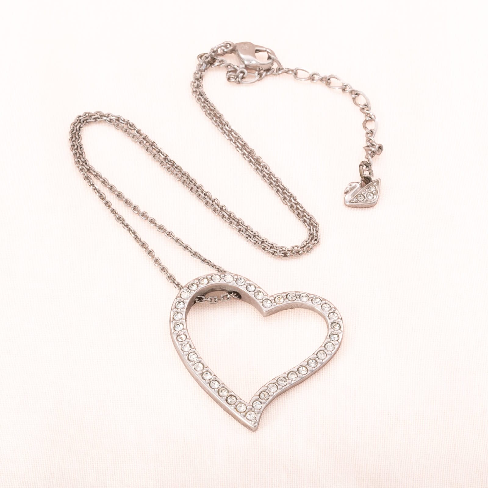 Swarovski-Halskette-rhodiniert-Herzanhänger-kristallbesetzt