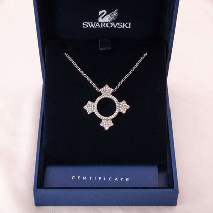 Swarovski-Halskette-rhodiniert-mit-Kristall-Anhänger-abstraktes-Kreuz-in-Originalbox