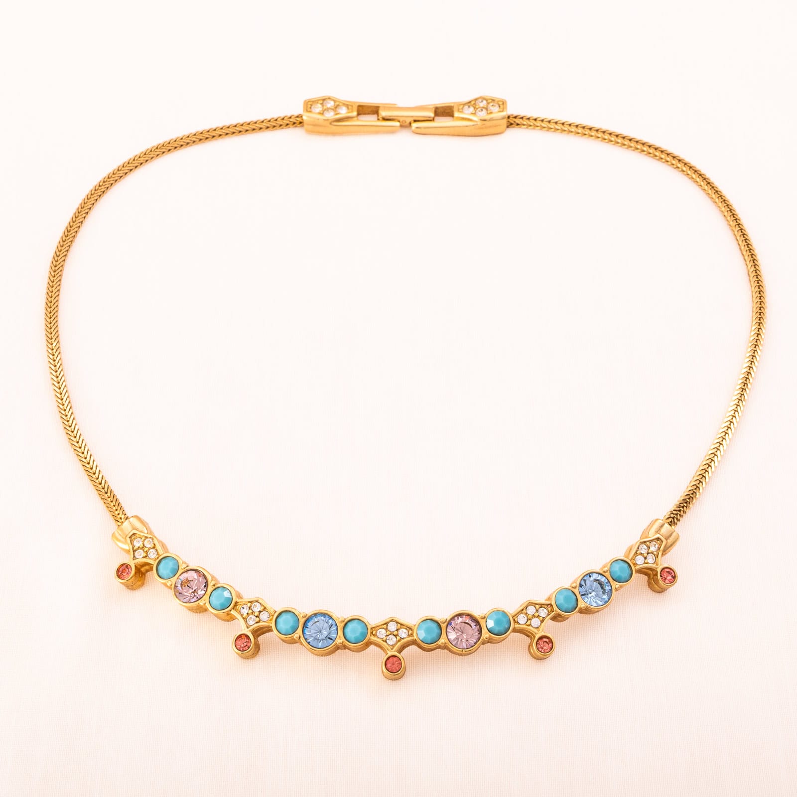 Swarovski-Halskette-vergoldet-Pastellfarbene-Kristalle-rosa-hellblau