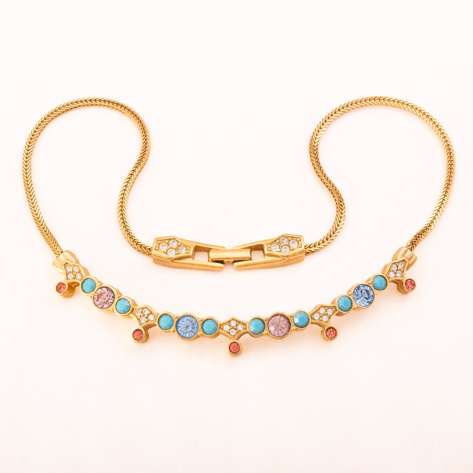 Swarovski-Halskette-vergoldet-Pastellfarbene-Kristalle-rosa-hellblau