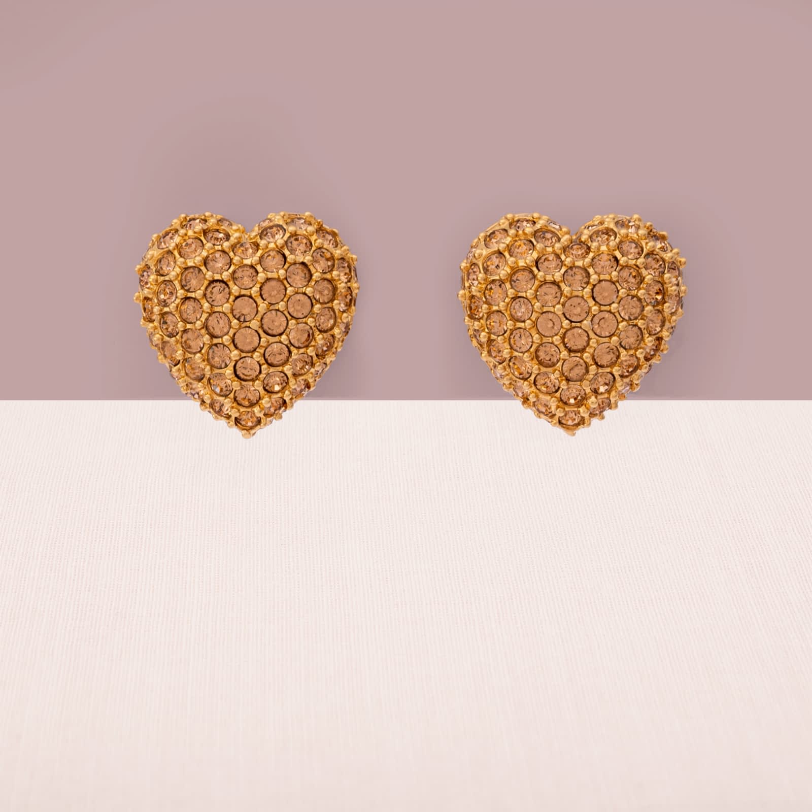 Swarovski-Ohrclips-Herz-Design-vergoldet-Kristalle-beige