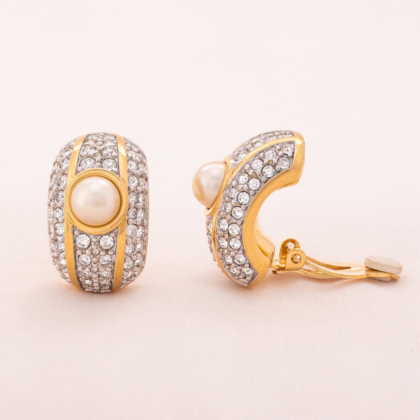 Swarovski-Ohrclips-vergoldet-mit-Perlen-und-Kristallen-verziert