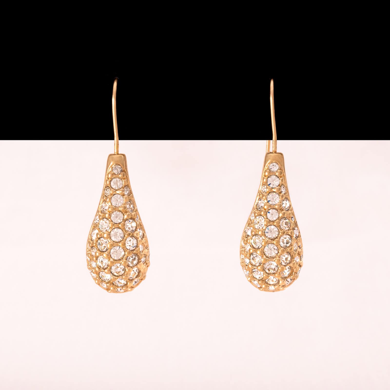 Swarovski-Ohrringe-vergoldet-Kristall-besetzte-Tropfenfor-Hänger-zum-durchziehen