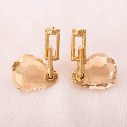 Swarovski-Ohrringe-mit-großen-beigefarbenen-Kristallen-Rückseiten-Signatur
