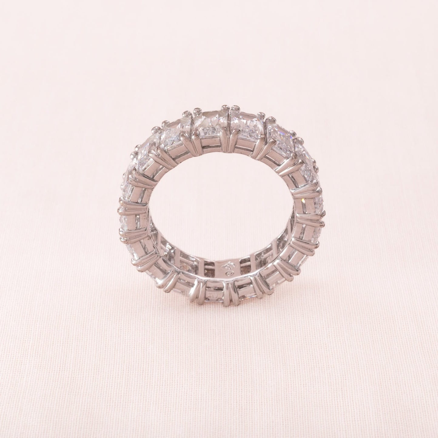 Swarovski-Ring-silberfarben-Baguettesteine-Schwan-Signatur