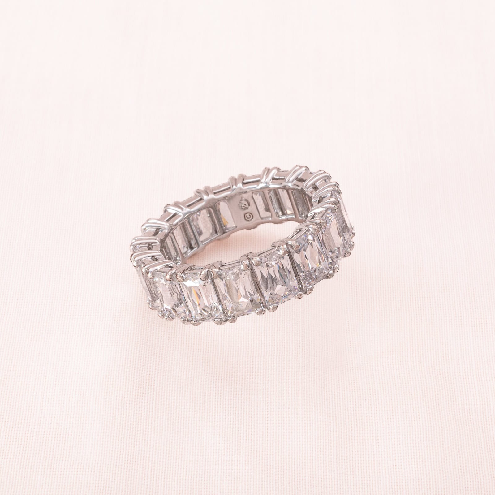 Swarovski-Ring-silberfarben-Baguettesteine-Schwan-Signatur