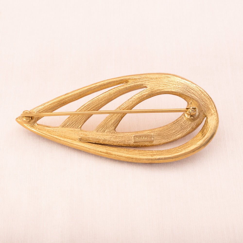TRIFARI brooch gold-plated abstract with black enamel 1990s vintage