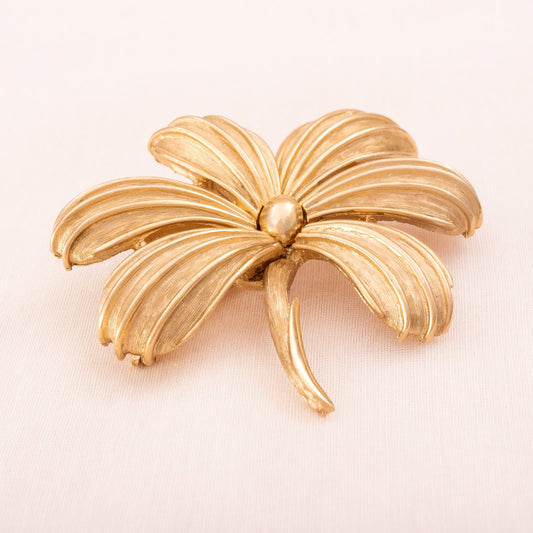 Trifari-Brosche-vergoldet-Blume-1960er-Jahre