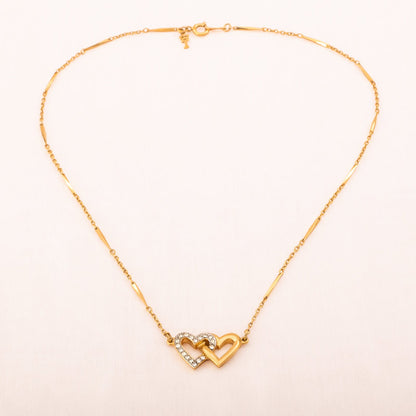 Trifari-vergoldete-feine-Kette-Herzanhänger-Doppelherz