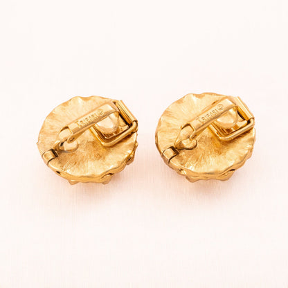 Trifari-Ohrclips-Halbkugeln-vergoldete-Rückseiten-signiert-Krone