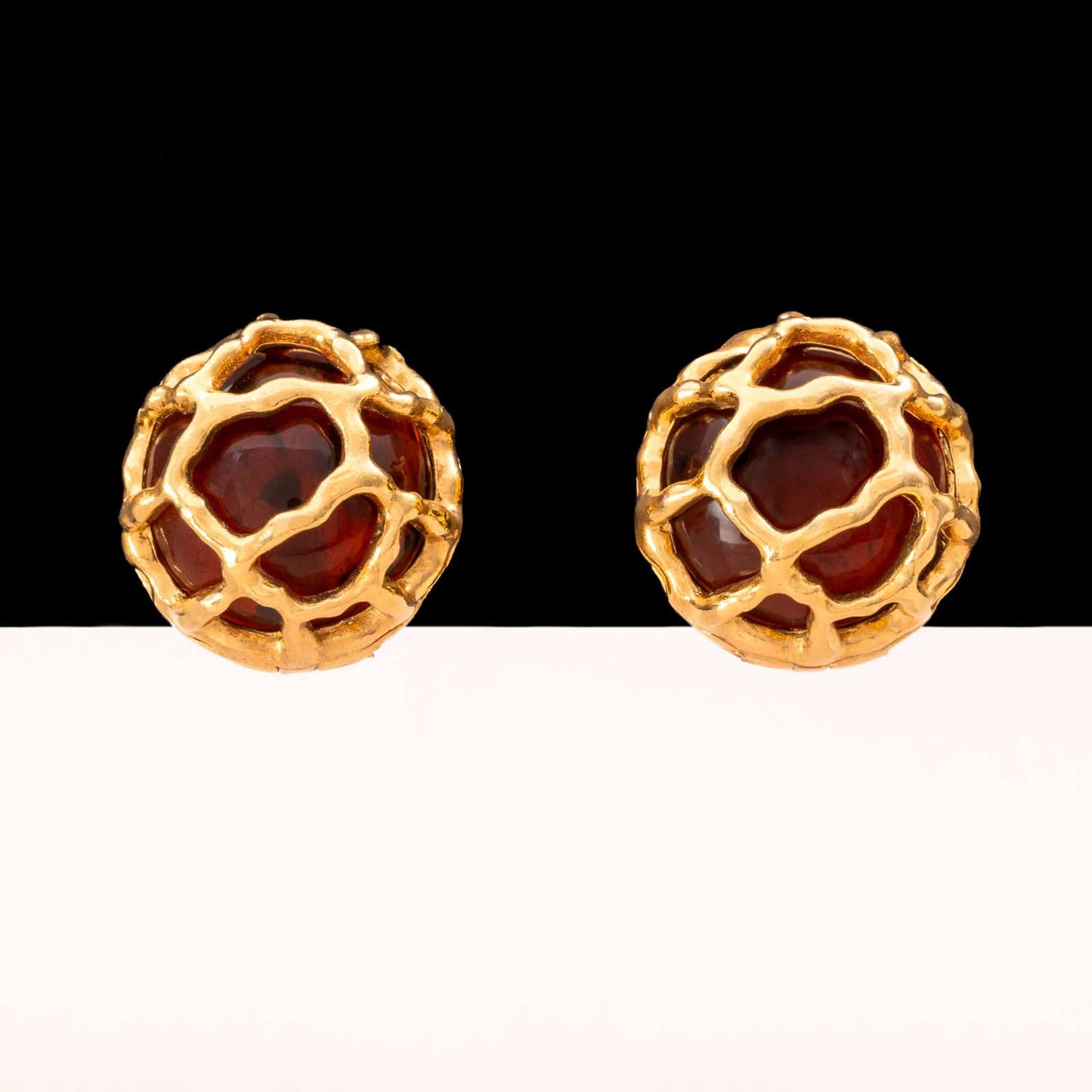 Trifari-Ohrclips-Halbkugeln-braun-vergoldet