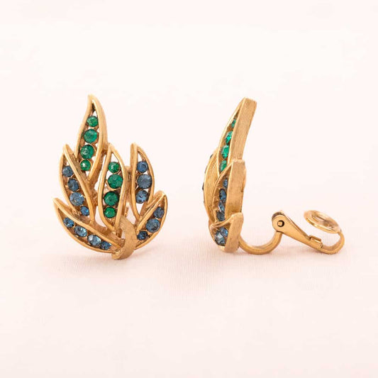Trifari-Ohrclips-vergoldet-floral-Strass-blau-grün