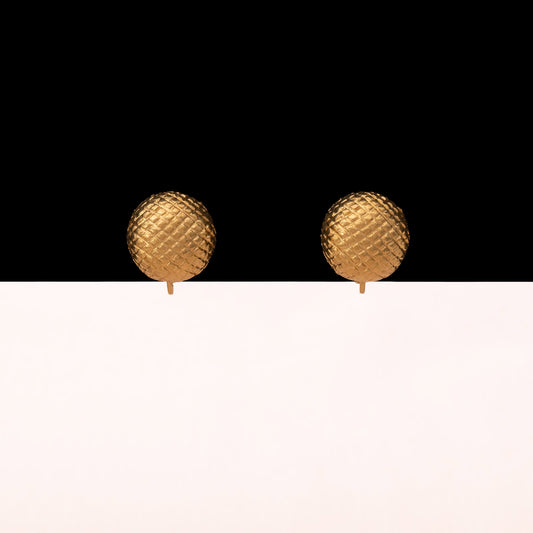 Trifari-kleine-Ohrclips-rund-vergoldet-strukturiert