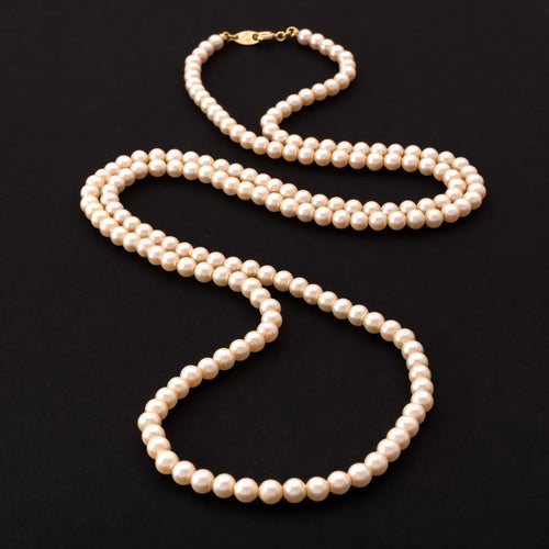 TRIFARI pearl necklace from the 1980s